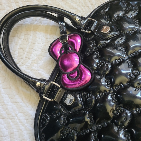 SOLD Hello Kitty x Loungefly Patent Quilted Tote Bowler Purse with dustbag - Picture 3 of 6